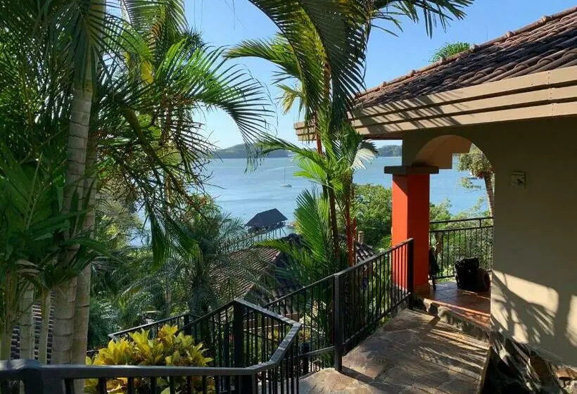 بانگلوی استاندارد با چشم‌انداز دریا, Seagull Cove Resort