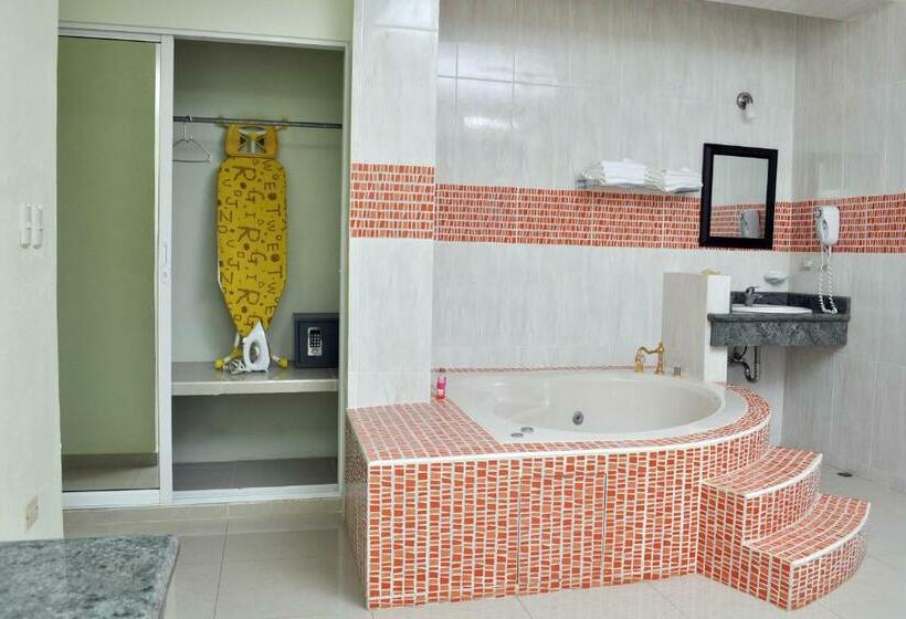 سوئیت با تخت بزرگ, Sinai