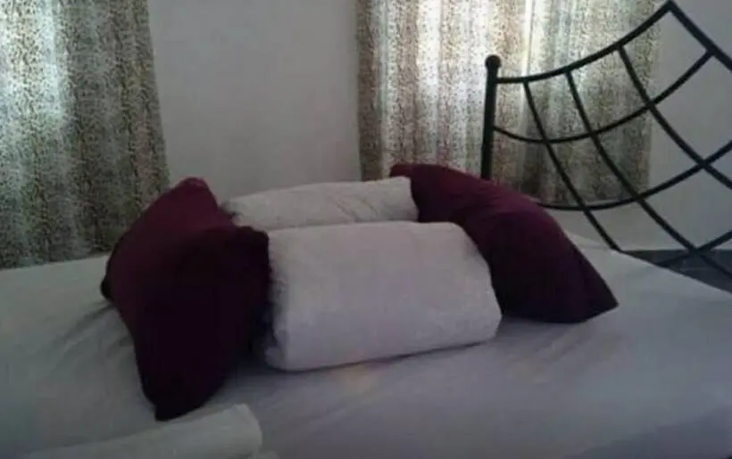 اتاق اکونومی, Trax Holiday Cottages