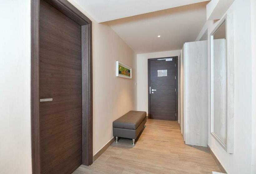 חדר סטנדרט לארבעה, B