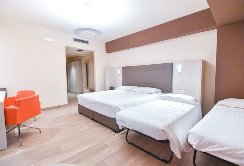 חדר סטנדרט לארבעה, B