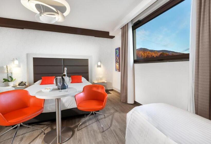 חדר דלוקס, B