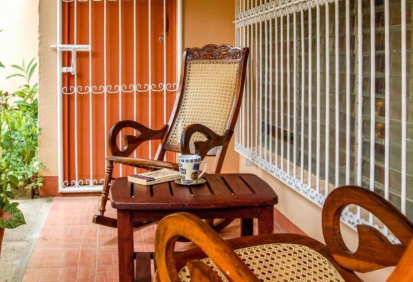 اتاق استاندارد یک نفره, Casa Lucia