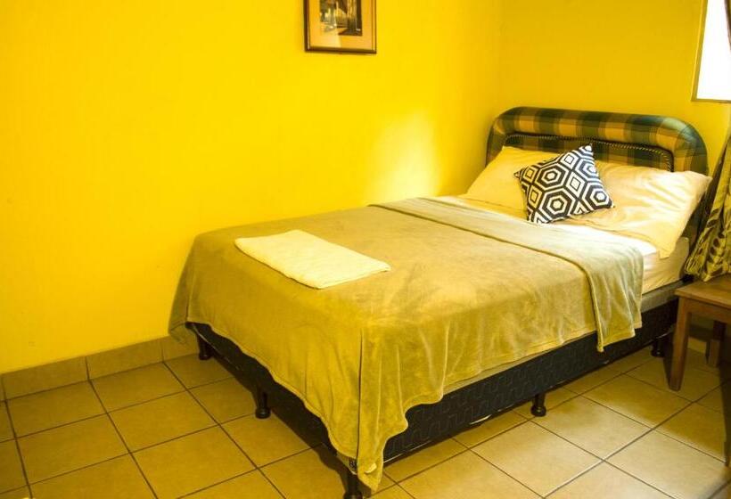 اتاق استاندارد یک نفره, Casa Lucia