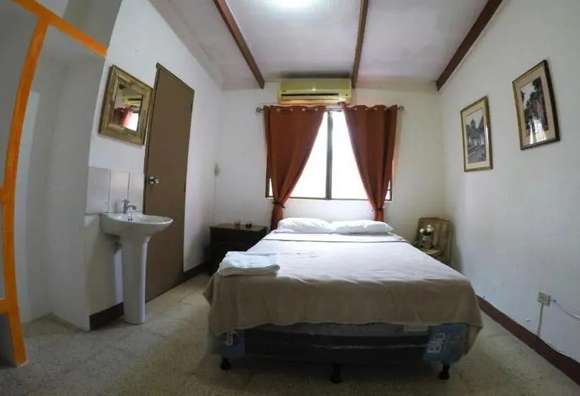 اتاق استاندارد یک نفره, Casa Lucia
