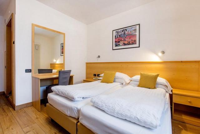 غرفة قياسية, Derby