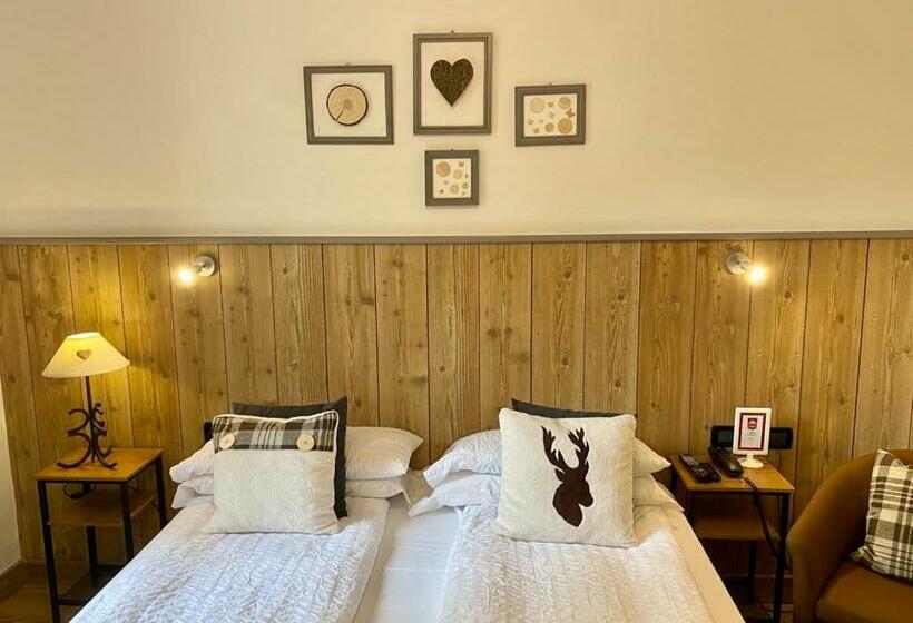 غرفة سوبيريور, Derby