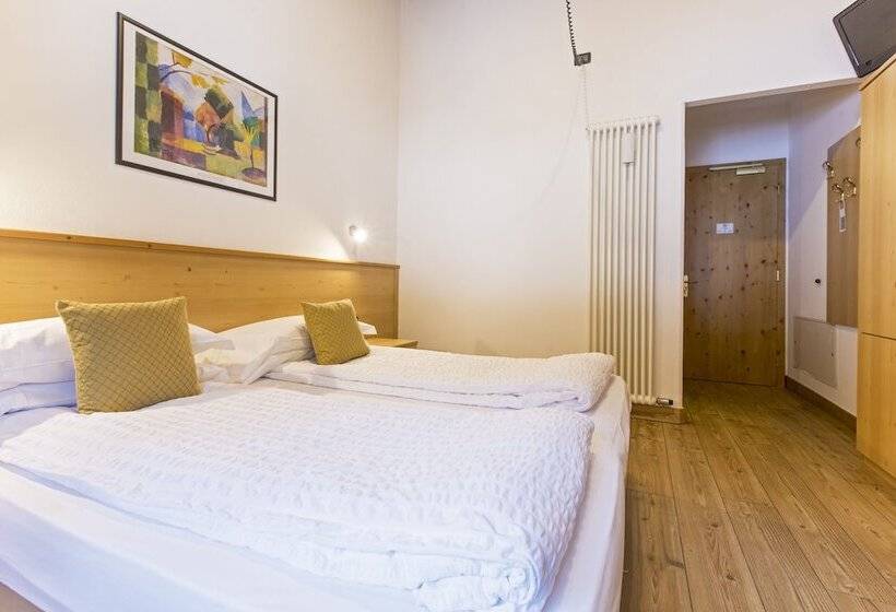 غرفة قياسية, Derby