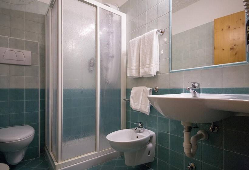 غرفة إقتصادية ثلاثية, Derby