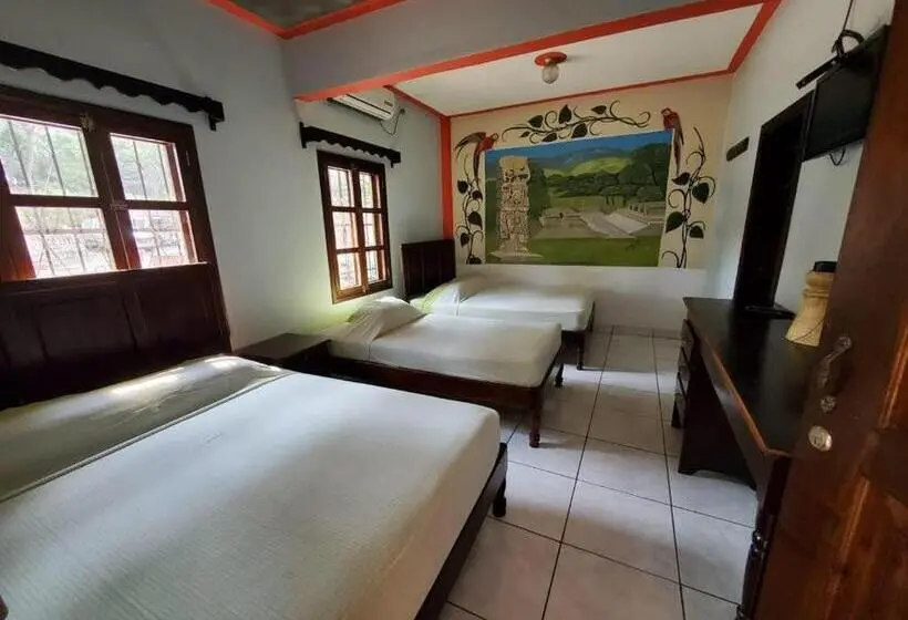 اتاق خانوادگی, & Hostal Yaxkin Copan