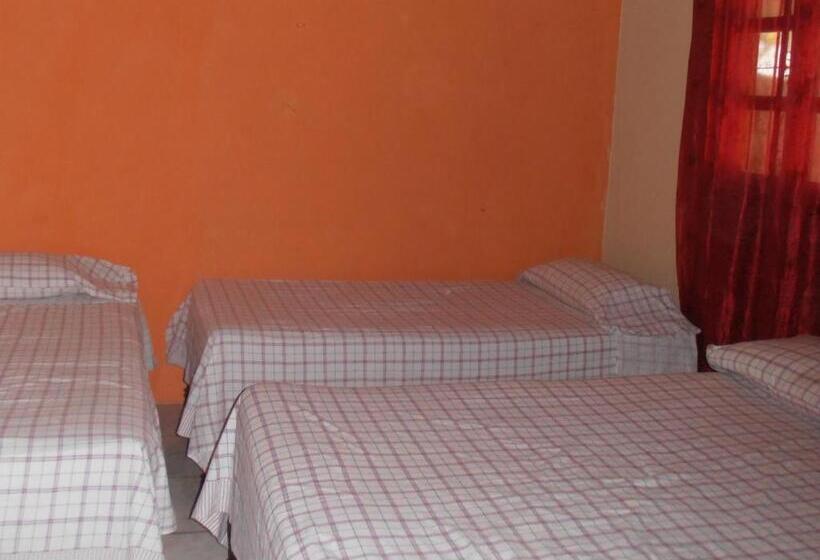 اتاق خانوادگی, & Hostal Yaxkin Copan