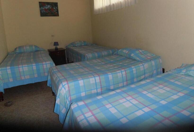اتاق خانوادگی, & Hostal Yaxkin Copan