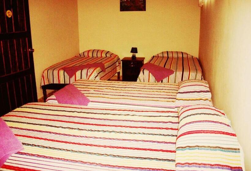 اتاق خانوادگی, & Hostal Yaxkin Copan