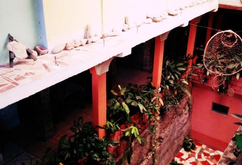 اتاق خانوادگی, & Hostal Yaxkin Copan