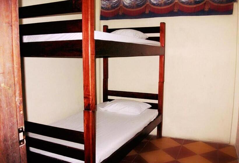 اتاق خانوادگی, & Hostal Yaxkin Copan
