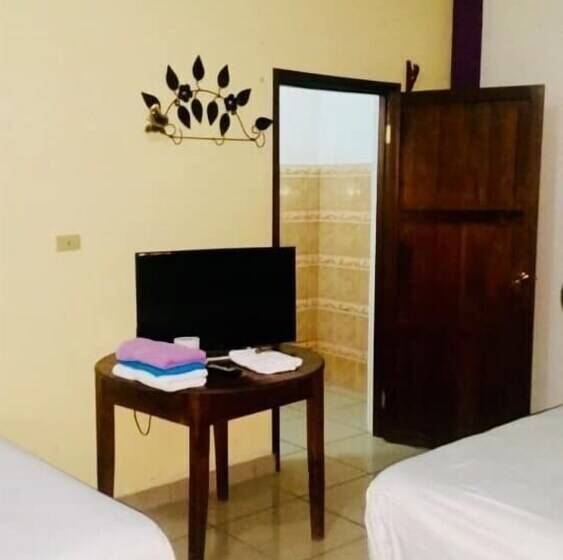 اتاق استاندارد سه نفره, & Hostal Yaxkin Copan
