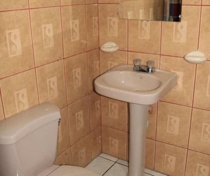 اتاق استاندارد با سرویس بهداشتی مشترک, & Hostal Yaxkin Copan