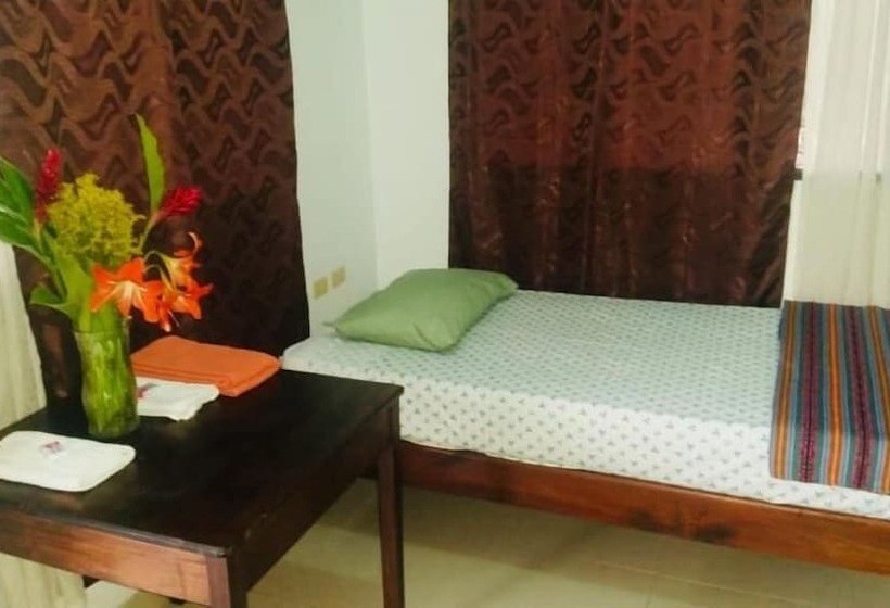 اتاق استاندارد با سرویس بهداشتی مشترک, & Hostal Yaxkin Copan