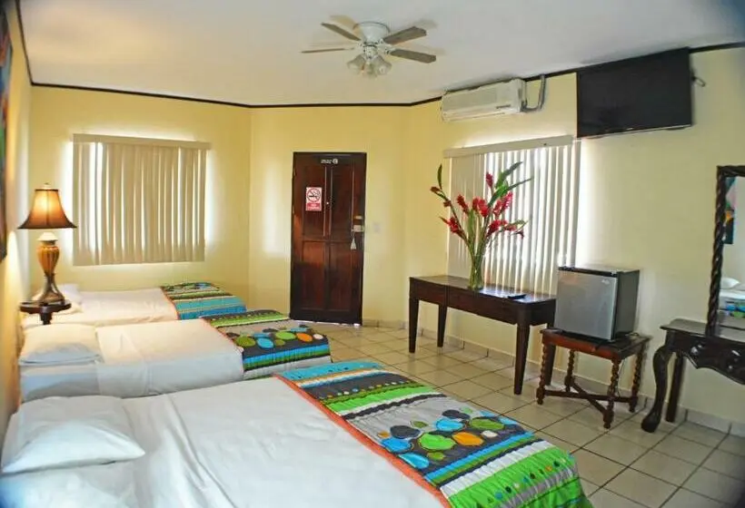 اتاق استاندارد سه نفره, Los Balcones De Chinandega