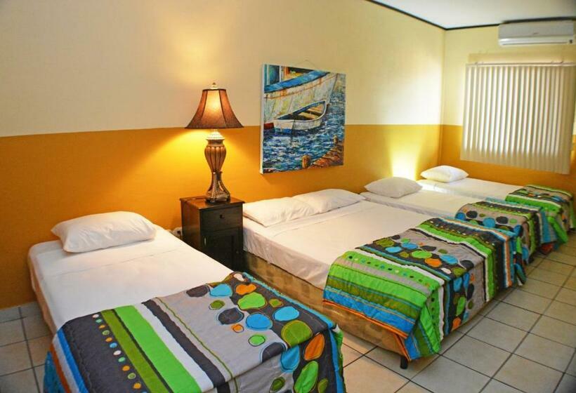 اتاق استاندارد چهارنفره با بالکن, Los Balcones De Chinandega