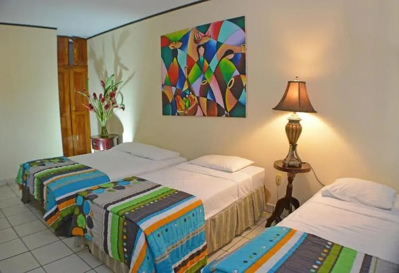 اتاق استاندارد چهارنفره با بالکن, Los Balcones De Chinandega