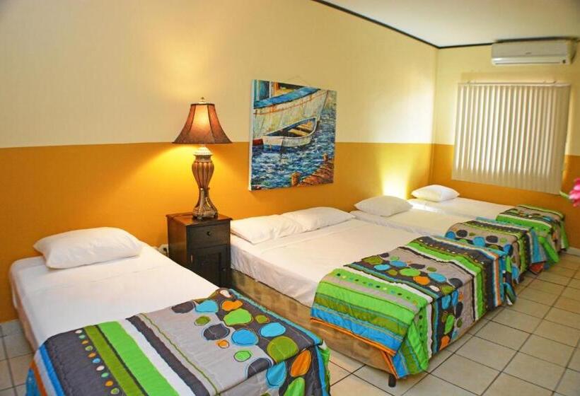 اتاق استاندارد چهارنفره با بالکن, Los Balcones De Chinandega