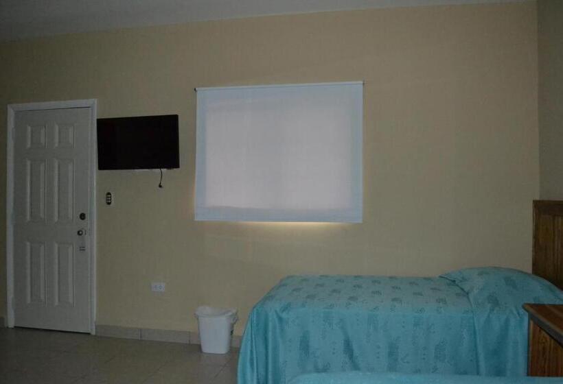 اتاق خانوادگی, Los Chilamates