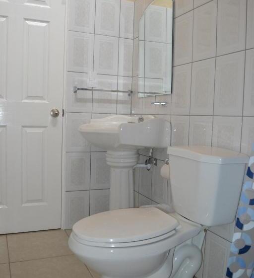 اتاق خانوادگی, Los Chilamates