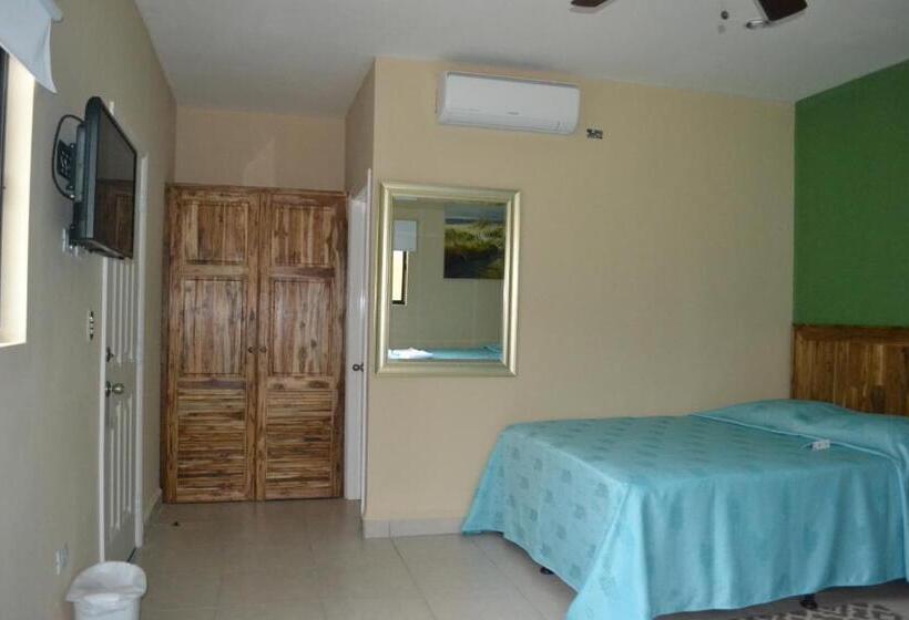 اتاق خانوادگی, Los Chilamates