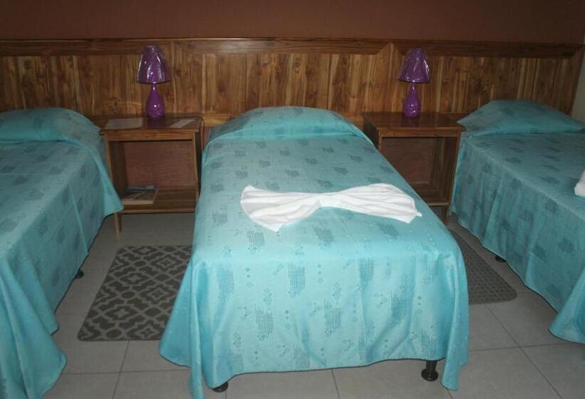 اتاق خانوادگی, Los Chilamates