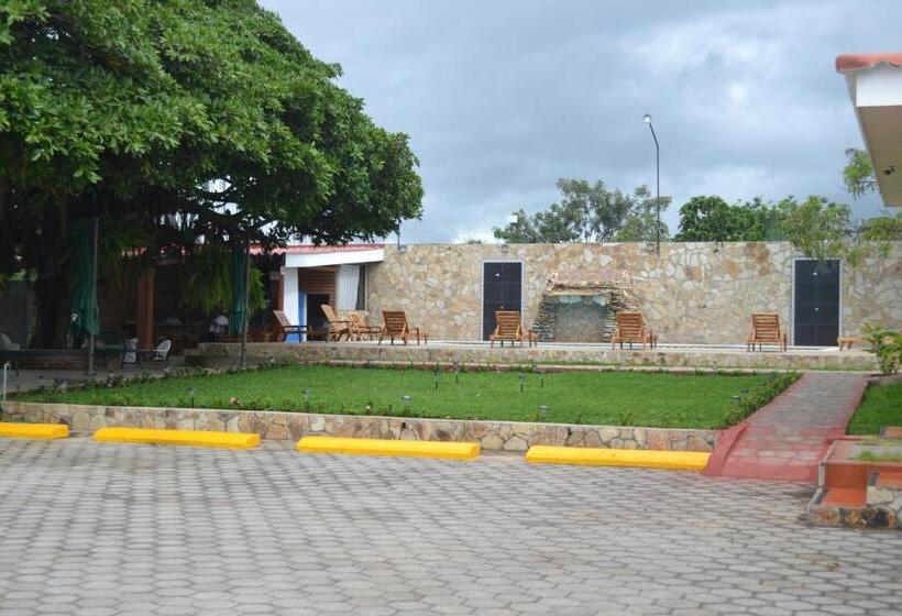 اتاق کلاسیک چهارنفره, Los Chilamates