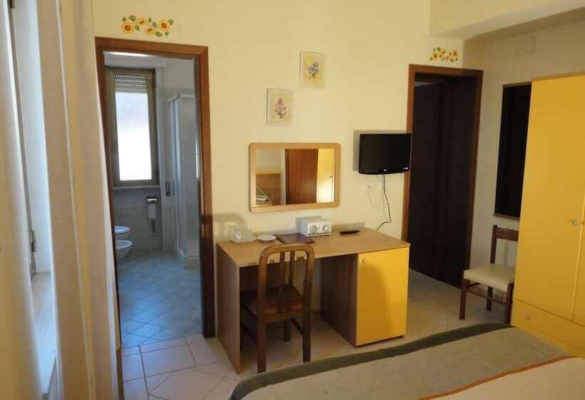 标准三人间, Mariani