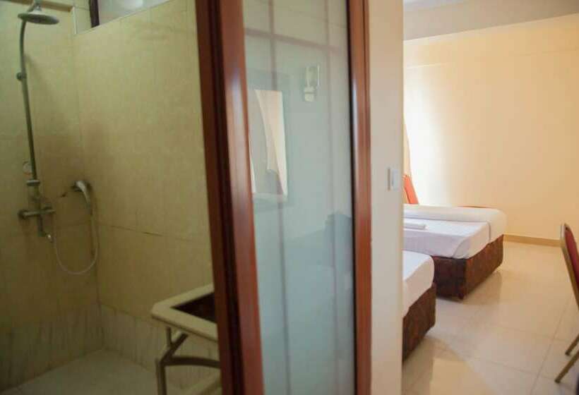 سوییت اجرایی, Mic