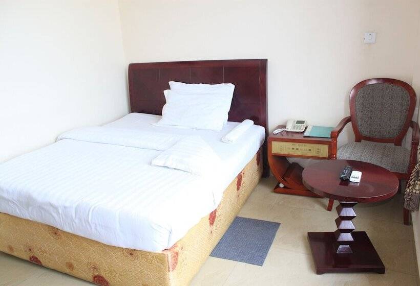 اتاق استاندارد یک تخته با بالکن, Mic