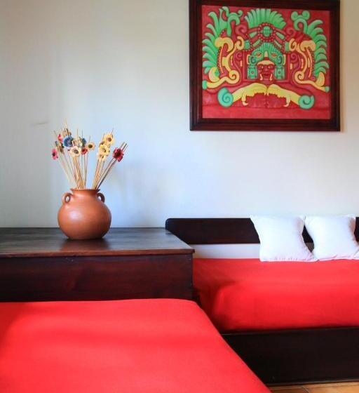 اتاق استاندارد سه نفره, Plaza Yat B Alam