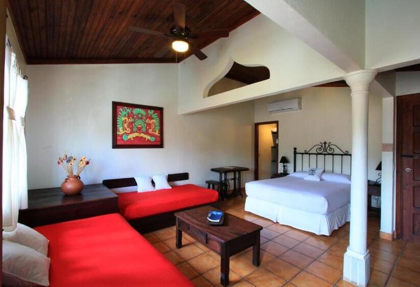 اتاق استاندارد سه نفره, Plaza Yat B Alam