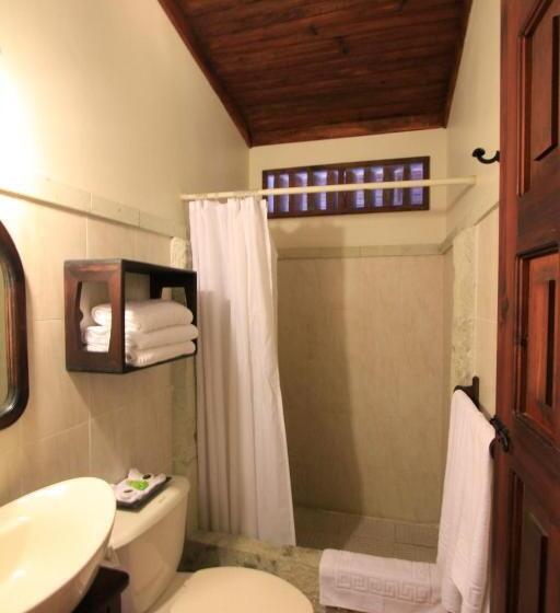 اتاق استاندارد سه نفره, Plaza Yat B Alam