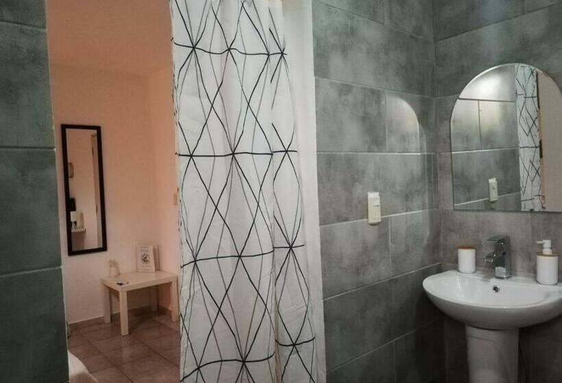 اتاق استاندارد با چشمانداز استخر, Sol Azul