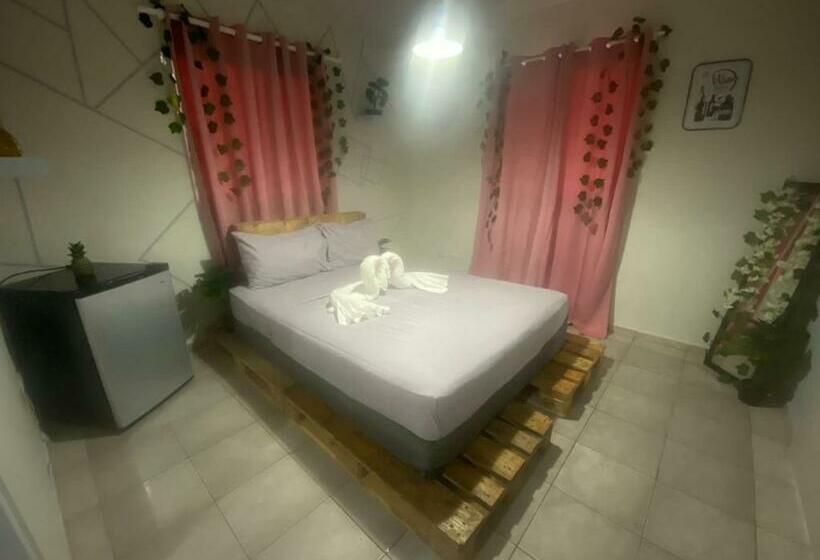 اتاق استاندارد با چشمانداز استخر, Sol Azul