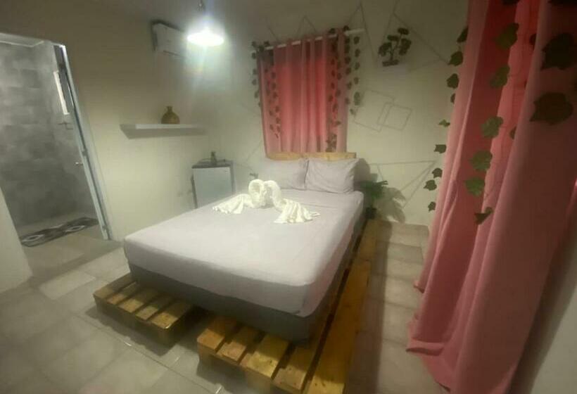 اتاق استاندارد با چشمانداز استخر, Sol Azul