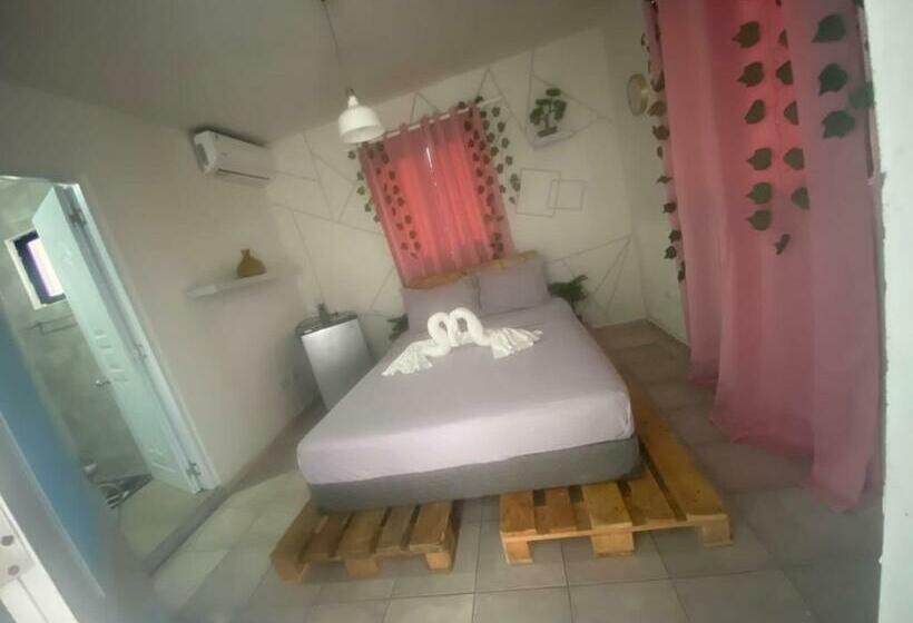 اتاق استاندارد با چشمانداز استخر, Sol Azul