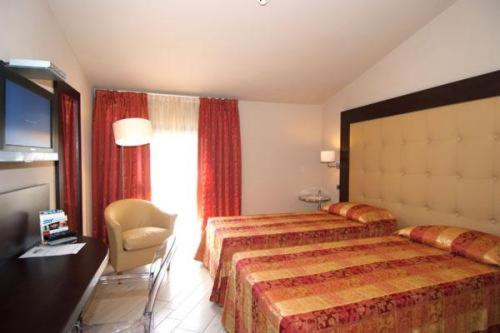 חדר סטנדרט יחיד, Touring