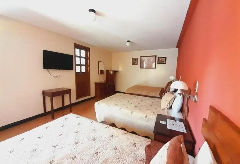 اتاق استاندارد سه نفره, Y Restaurante Villa Esmeralda
