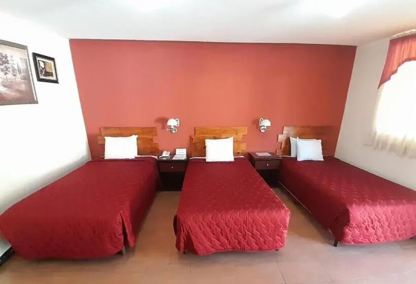 اتاق استاندارد سه نفره, Y Restaurante Villa Esmeralda