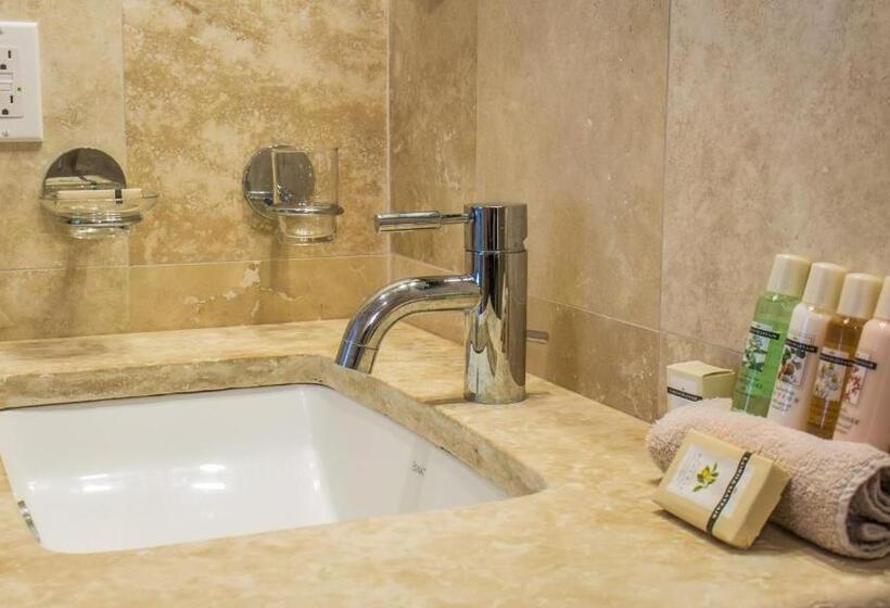 2침실 아파트 정원구비, The Hamilton Beach Villas & Spa