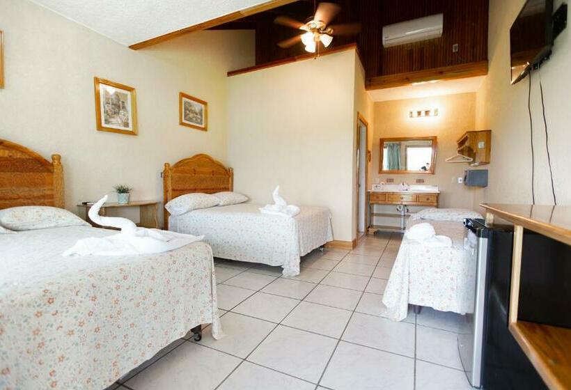 اتاق استاندارد سه تخته با چشم‌انداز, Sea Eye Hotel   Laguna Building