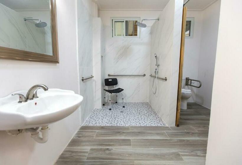 استودیوی استاندارد, Sea Eye Hotel   Laguna Building