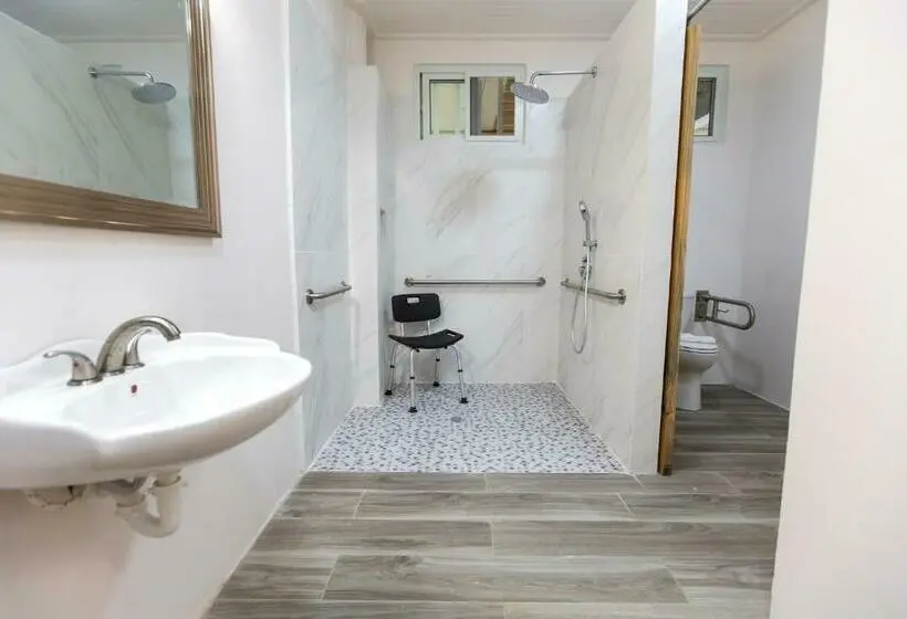 استودیوی استاندارد, Sea Eye Hotel   Laguna Building