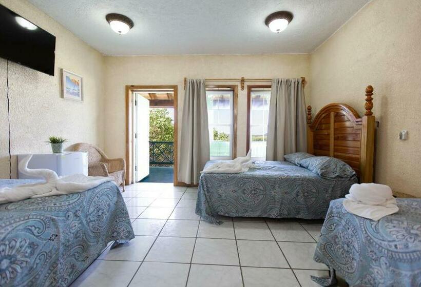 اتاق استاندارد سه تخته با چشم‌انداز, Sea Eye Hotel   Laguna Building