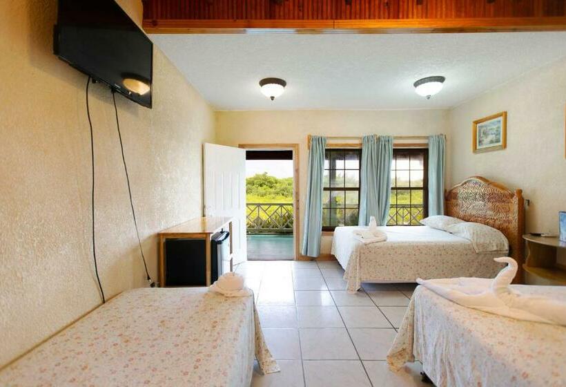 اتاق استاندارد سه تخته با چشم‌انداز, Sea Eye Hotel   Laguna Building